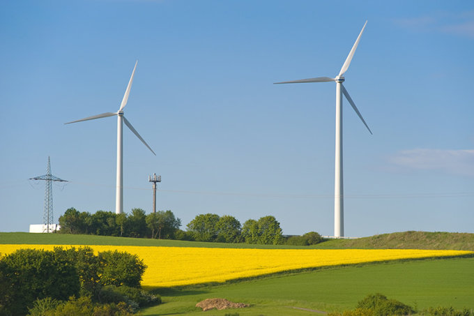 Windkraft in Hessen - Foto: shutterstock/Harald Lüder