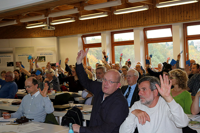 Abstimmung Landesvertreterversammlung NABU Hessen - Foto: Theresa Sewer